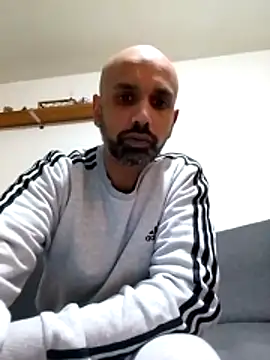 Snapshot of T1T012 chatting on 01-06-26, 12:03 T1T012 online show from 01-06-26, 12:03