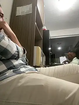 Snapshot of B-38 chatting on 10-27-25, 01:31 B-38 online show from 10-27-25, 01:31