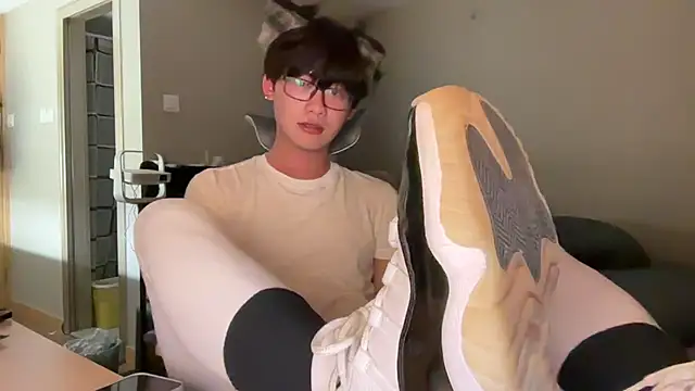 iambennet online show from 12-15-25, 01:04