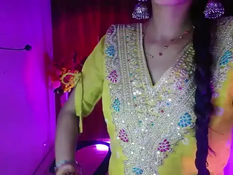 Roiseeee online show from 04-08-26, 05:18