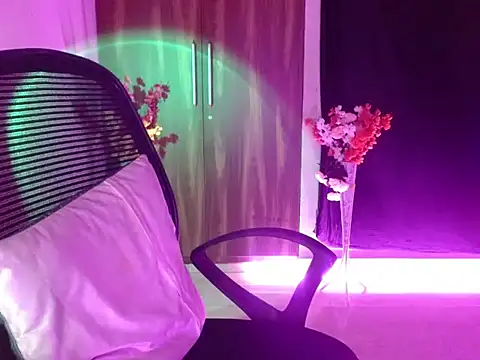 Roiseeee online show from 04-10-26, 05:12