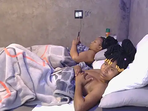 petite queenx online show from 10-28-25, 02:04