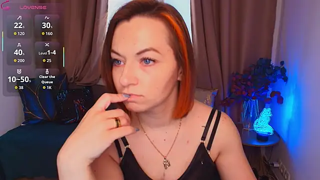 Snapshot of Serena_Foxxx chatting on 05-20-26, 01:56 Serena Foxxx online show from 05-20-26, 01:56