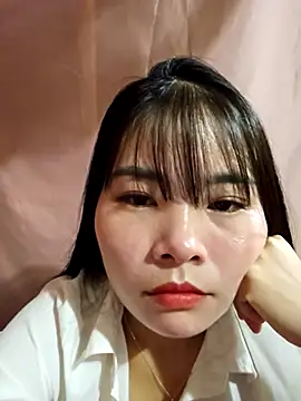 Snapshot of Mylove-here chatting on 11-18-25, 01:44 Mylove-here online show from 11-18-25, 01:44