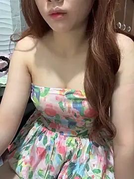 Snapshot of Beyeuuu chatting on 05-15-26, 03:46 Beyeuuu online show from 05-15-26, 03:46