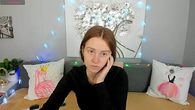 Evarey  online show from 12-15-25, 05:12