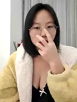 nini10052025 online show from 10-28-25, 01:36