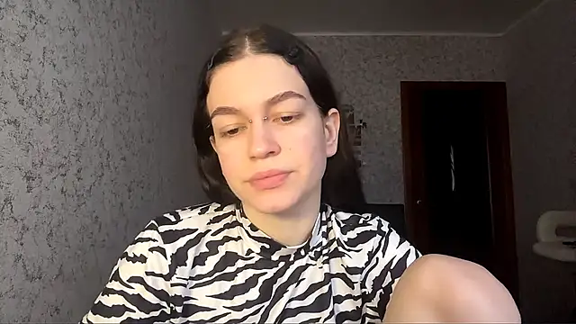 Wallazar cute online show from 10-21-25, 01:12