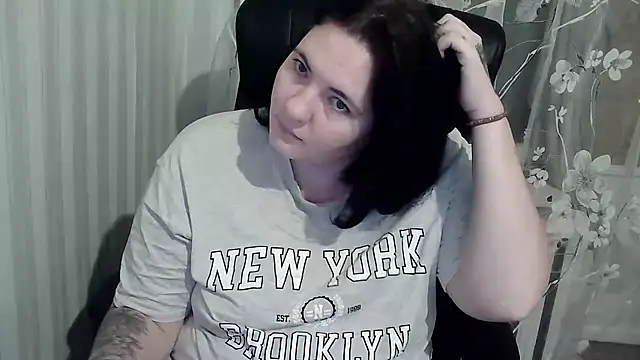XLisaBlueXs  online show from 10-12-25, 07:46