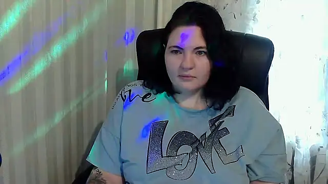 XLisaBlueXs  online show from 10-18-25, 10:49