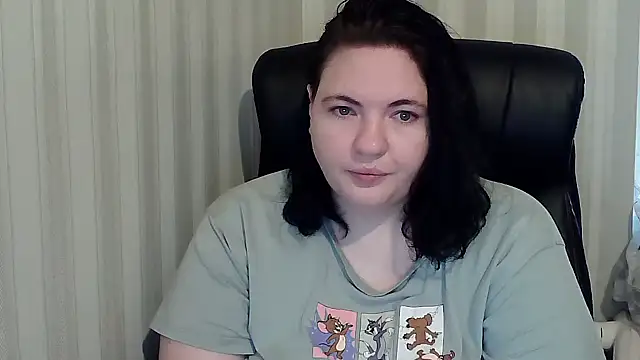 XLisaBlueXs  online show from 10-20-25, 08:04