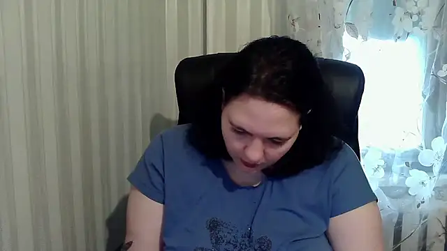 XLisaBlueXs  online show from 10-21-25, 10:27