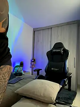 Dave-Max01 online show from 11-20-25, 03:07