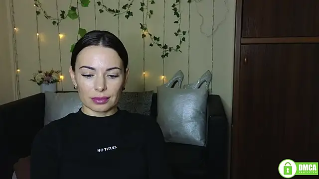 Rita lovvylyou online show from 10-22-25, 11:32