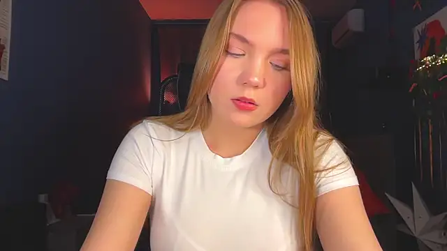 Snapshot of RebeccaEglitis chatting on 05-16-26, 05:23 RebeccaEglitis online show from 05-16-26, 05:23