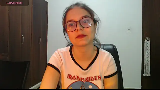 CarlaLorez online show from 10-18-25, 11:16