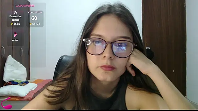 Snapshot of CarlaLorez chatting on 06-21-26, 07:05 CarlaLorez online show from 06-21-26, 07:05