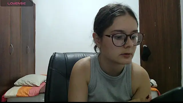 Snapshot of CarlaLorez chatting on 07-03-26, 11:44 CarlaLorez online show from 07-03-26, 11:44