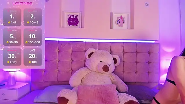 Naya Velvet online show from 11-13-25, 08:41