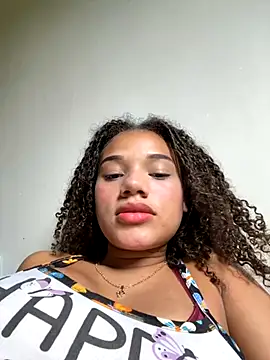 Snapshot of Bombomziin chatting on 10-20-25, 05:35 Bombomziin online show from 10-20-25, 05:35