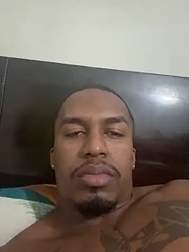 Snapshot of DenzelRios chatting on 06-26-26, 03:00 DenzelRios online show from 06-26-26, 03:00