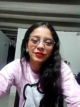 Eloisa smith online show from 10-22-25, 04:35