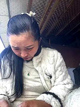 miemie-xx online show from 12-19-25, 03:13