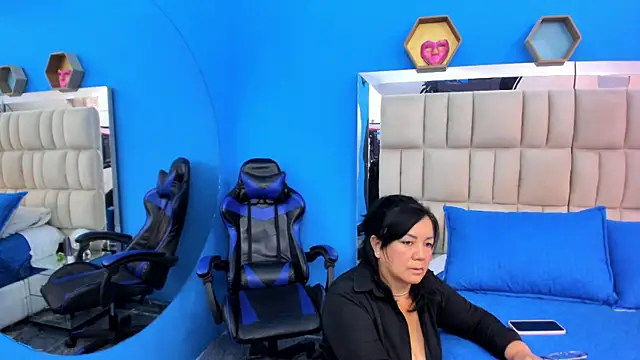 tania reyes  online show from 10-11-25, 03:28