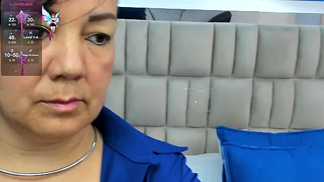 tania reyes  online show from 10-15-25, 02:44