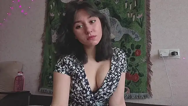 MiaLovelyOne online show from 05-02-26, 07:57