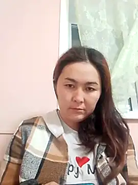 LunaKarina online show from 10-08-25, 03:42