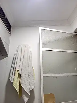 AbbyLewiis online show from 11-28-25, 09:45