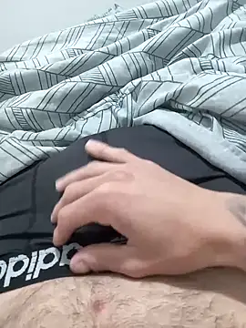 Snapshot of joeh2812 chatting on 10-08-25, 03:37 joeh2812 online show from 10-08-25, 03:37