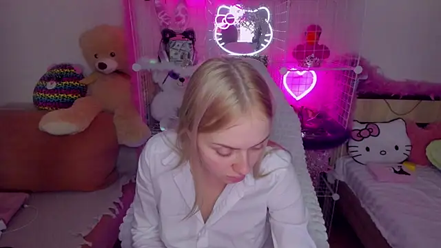 CeaneLino online show from 12-18-25, 03:29