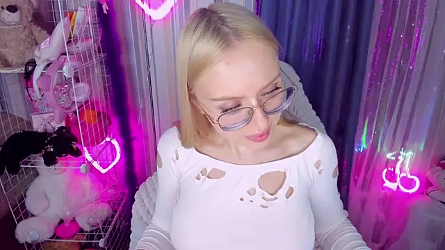 CeaneLino online show from 03-21-26, 06:11