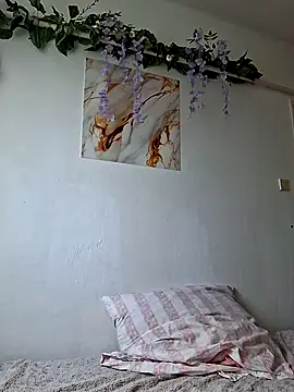 Nika aa online show from 04-19-26, 01:21