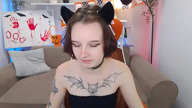 PeachyDream  online show from 10-16-25, 06:14