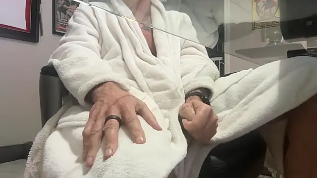 Crazy Mike1 online show from 01-09-26, 07:04