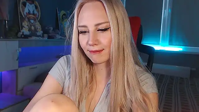 Snapshot of Lily_Shell chatting on 11-15-25, 11:51 Lily Shell online show from 11-15-25, 11:51