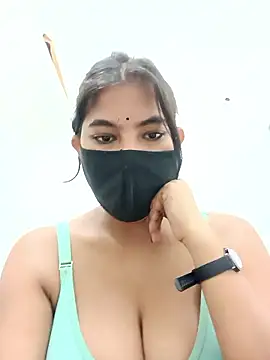 Hot radhaji online show from 01-10-26, 10:06