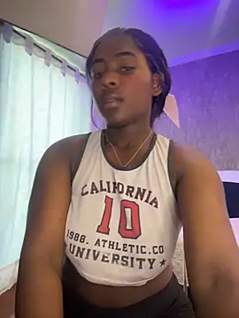 Snapshot of KarinaFlowers_ chatting on 06-30-26, 12:28 KarinaFlowers online show from 06-30-26, 12:28