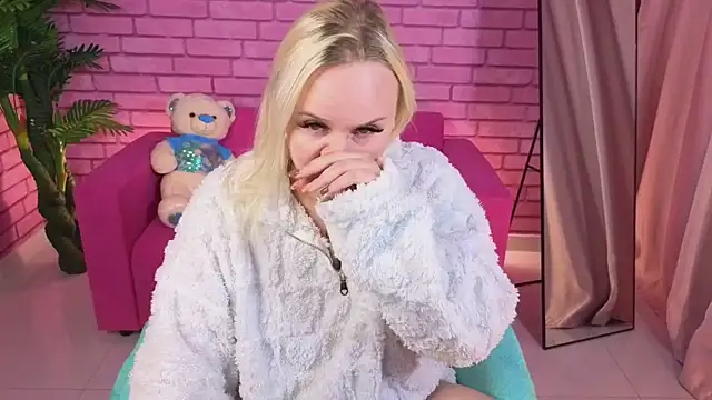 SofiaWeak online show from 10-13-25, 01:16