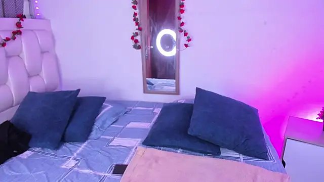 Laaura-Velez online show from 02-14-26, 03:20