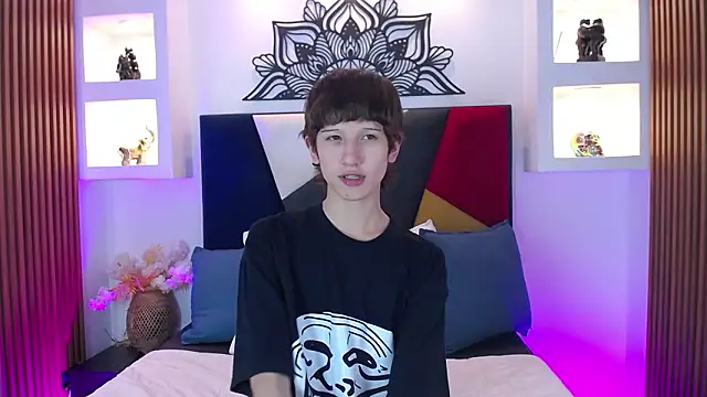 Emo Boy  online show from 02-28-26, 08:10