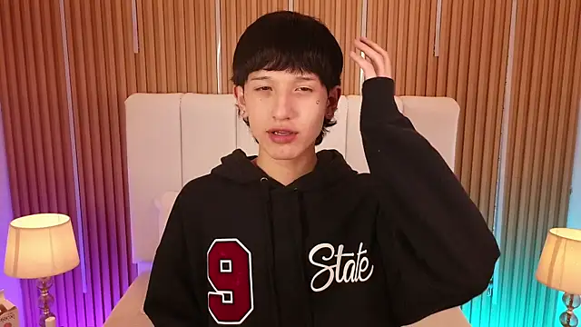 Emo Boy  online show from 05-30-26, 09:34