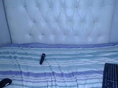 Pixelprincess28 online show from 10-11-25, 03:39
