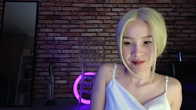 saya li1 online show from 10-27-25, 08:35