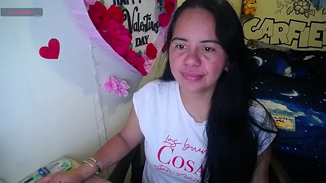 Snapshot of Miss__kendra_ chatting on 04-23-26, 11:20 Miss kendra online show from 04-23-26, 11:20