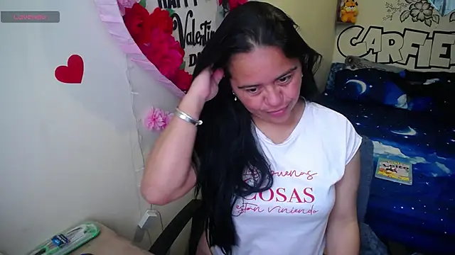 Snapshot of Miss__kendra_ chatting on 04-23-26, 12:29 Miss kendra online show from 04-23-26, 12:29