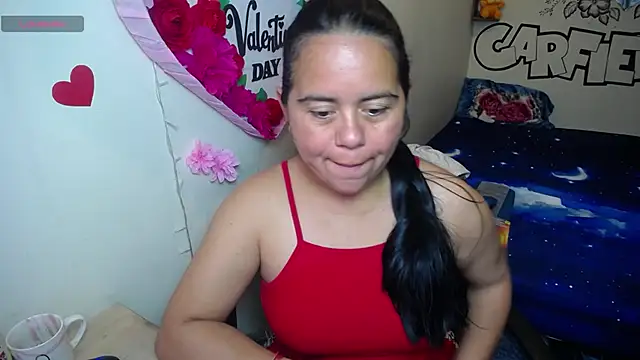 Snapshot of Miss__kendra_ chatting on 04-25-26, 01:41 Miss kendra online show from 04-25-26, 01:41